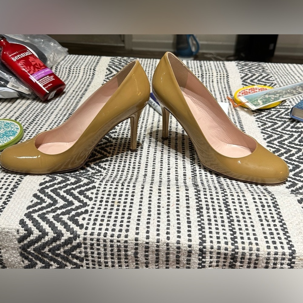 Kate Spade Tan Pumps - Picture 2 of 16